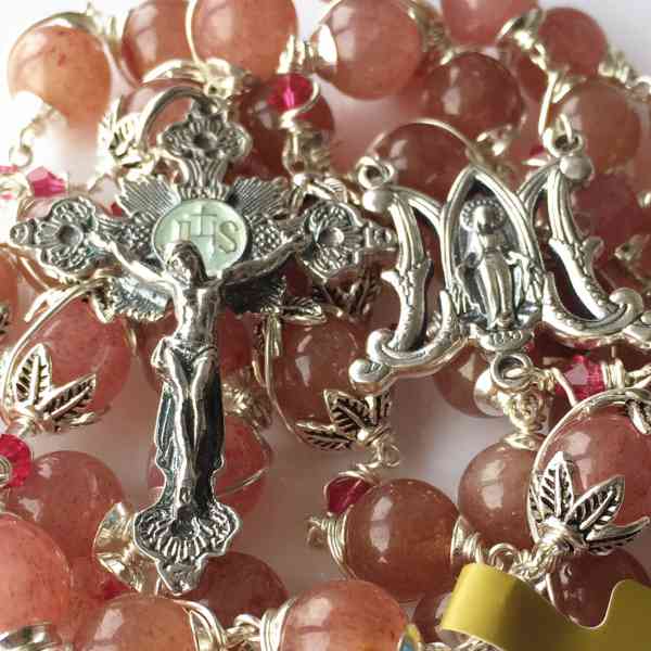 elegantmedical Handmade UNDOUBTED Strawberry Beads & Real AAA10MM Pearl Sterling 925 Silver Rosary Bracelet Catholic Gift Box